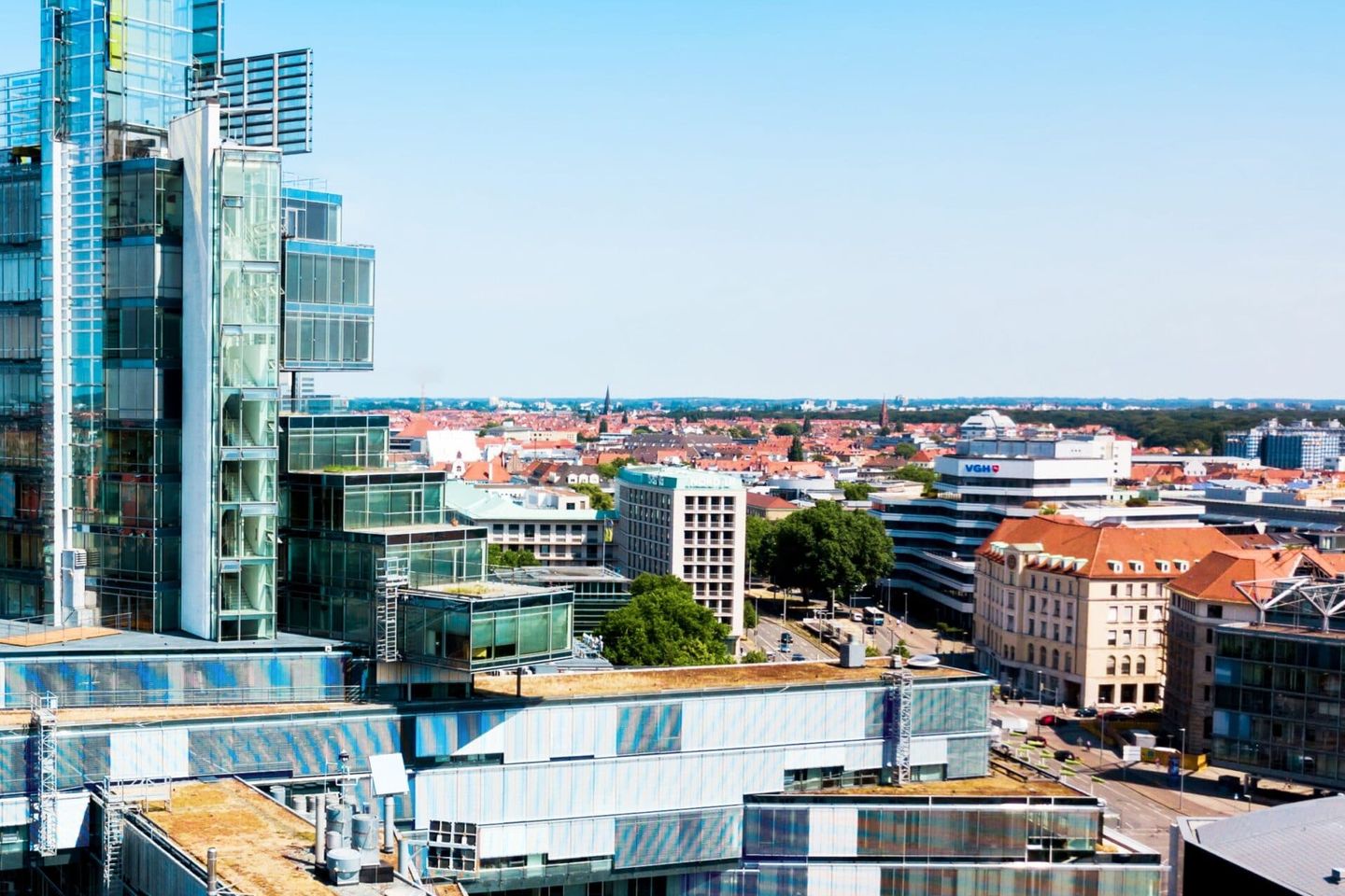 Die NordLB-Zentrale prägt die Gegend um den Aegidientorplatz im Herzen der Stadt