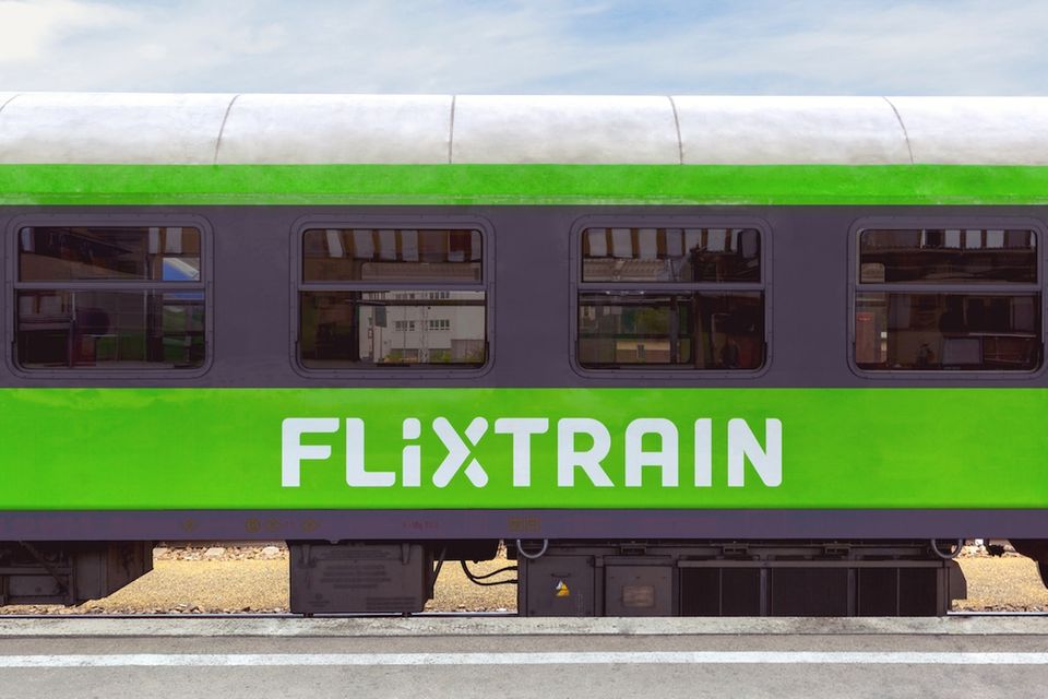 Die grünen Züge von Flixtrain rollen wieder durch das Land.