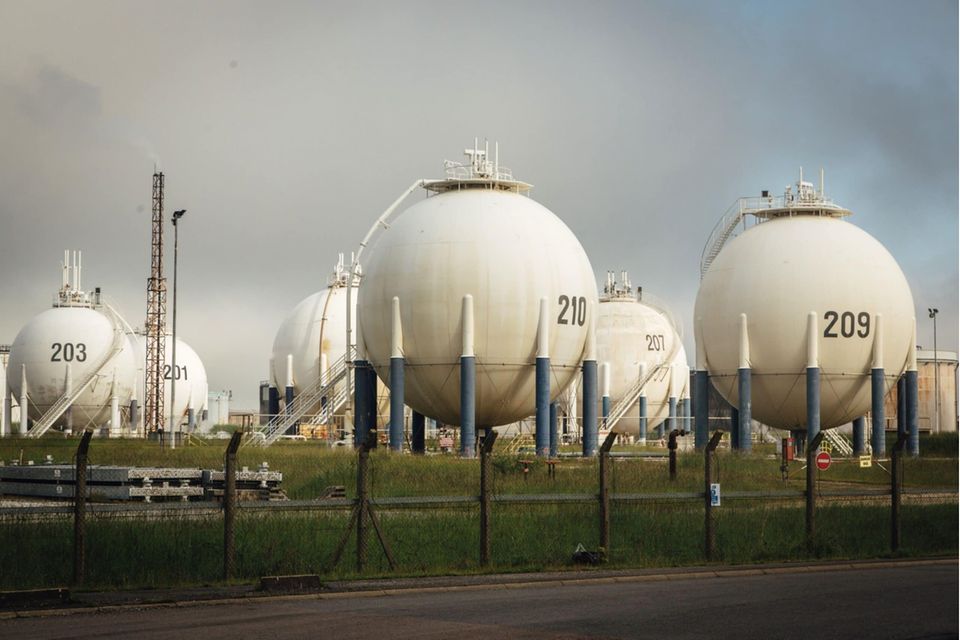 Hortonkugel-Lagerdruckbehälter in der Total-Ölraffinerie Grandpuits