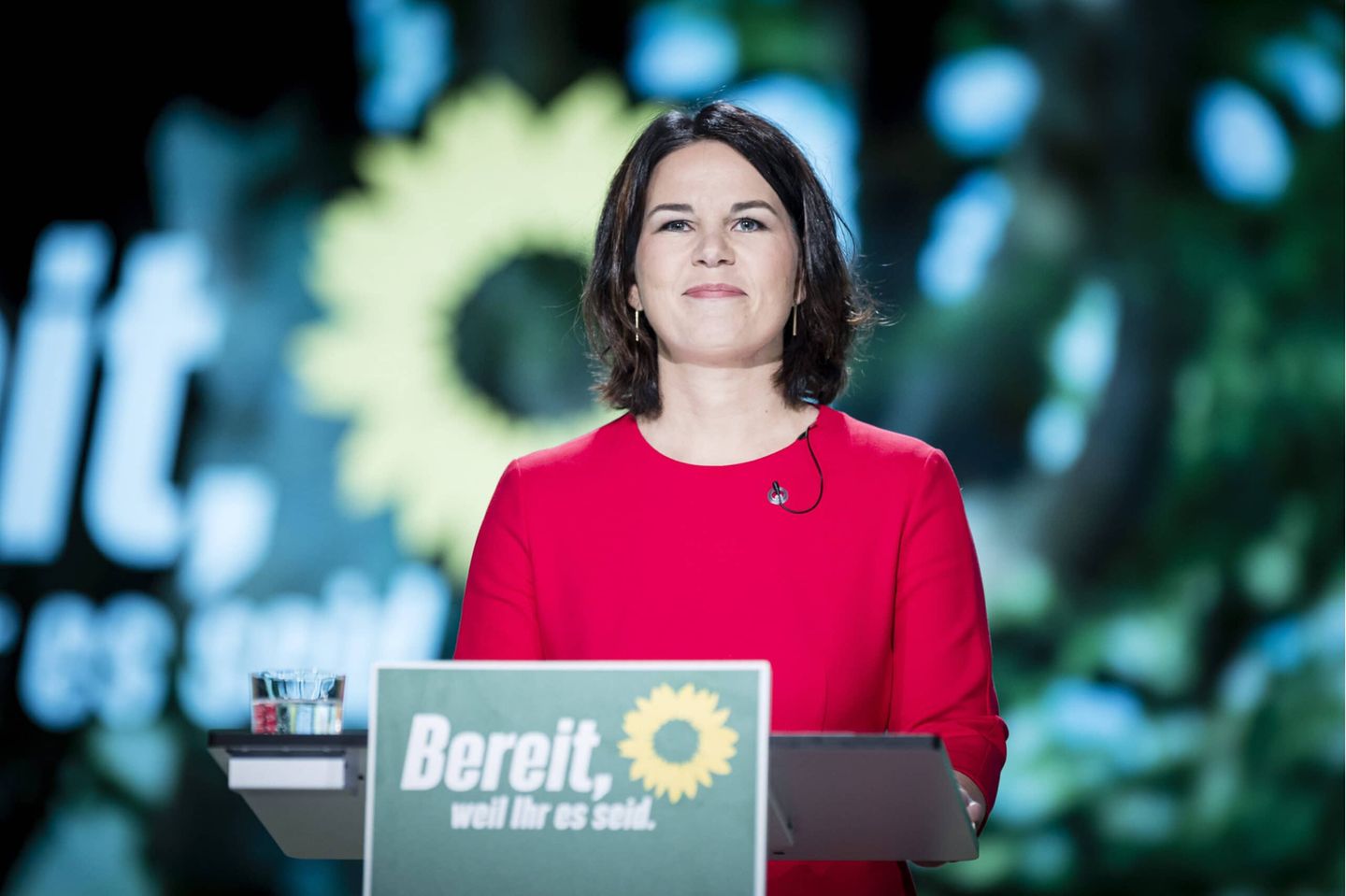 News Bilder des Tages Annalena Baerbock, Bundesvorsitzende ihrer Partei und Gruenen-Kanzlerkandidatin, aufgenommen im Rahmen des digitalen Parteitages von BUENDNIS 90/DIE GRUENEN in Berlin. 12.06.2021. Berlin Deutschland *** Annalena Baerbock, federal leader of her party and Green candidate for chancellor, recorded during the digital party conference of BUENDNIS 90 DIE GRUENEN in Berlin 12 06 2021 Berlin Germany Copyright: xFelixxZahn/photothek.netx