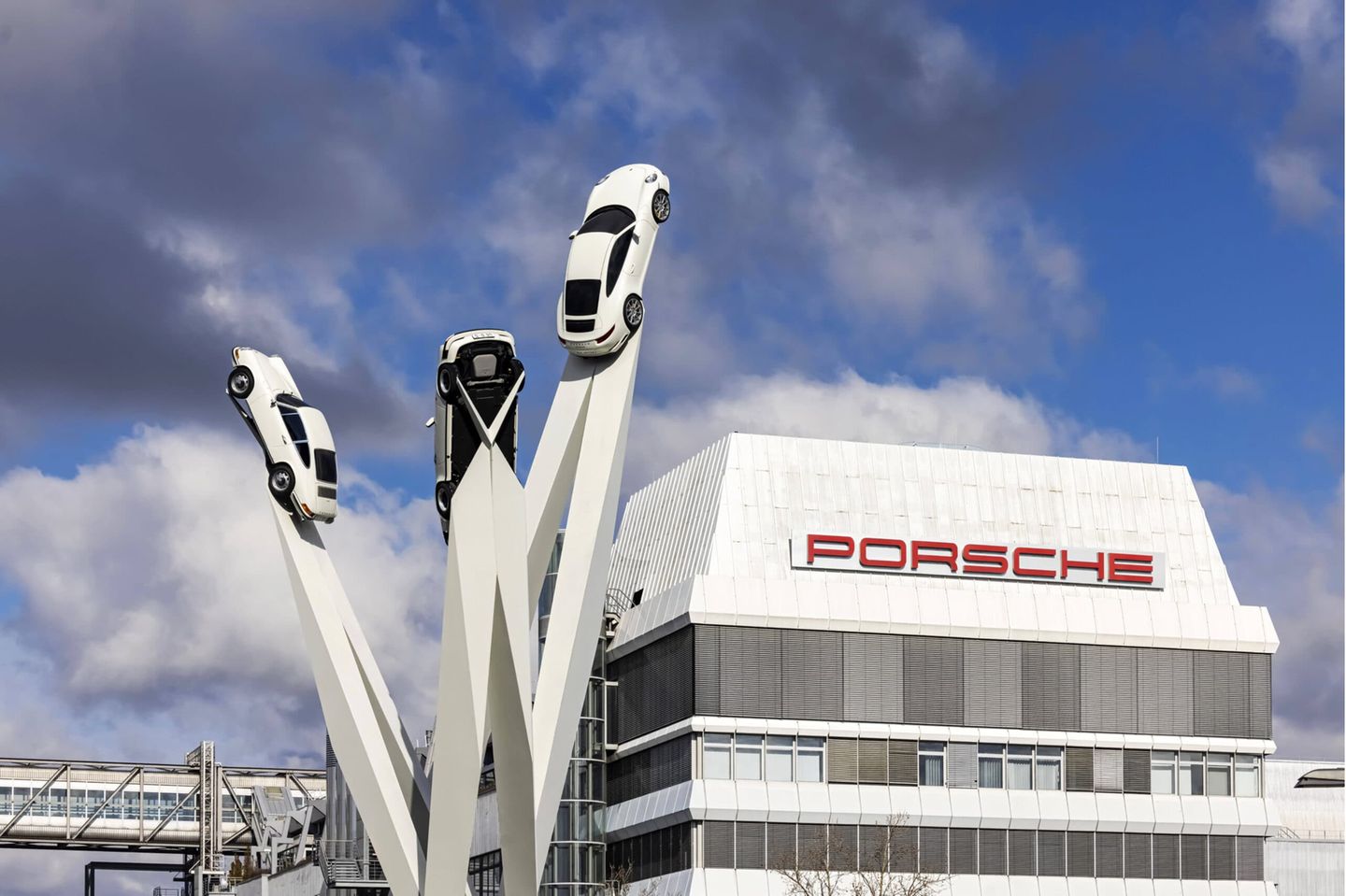 Der Porscheplatz in Stuttgart-Zuffenhausen