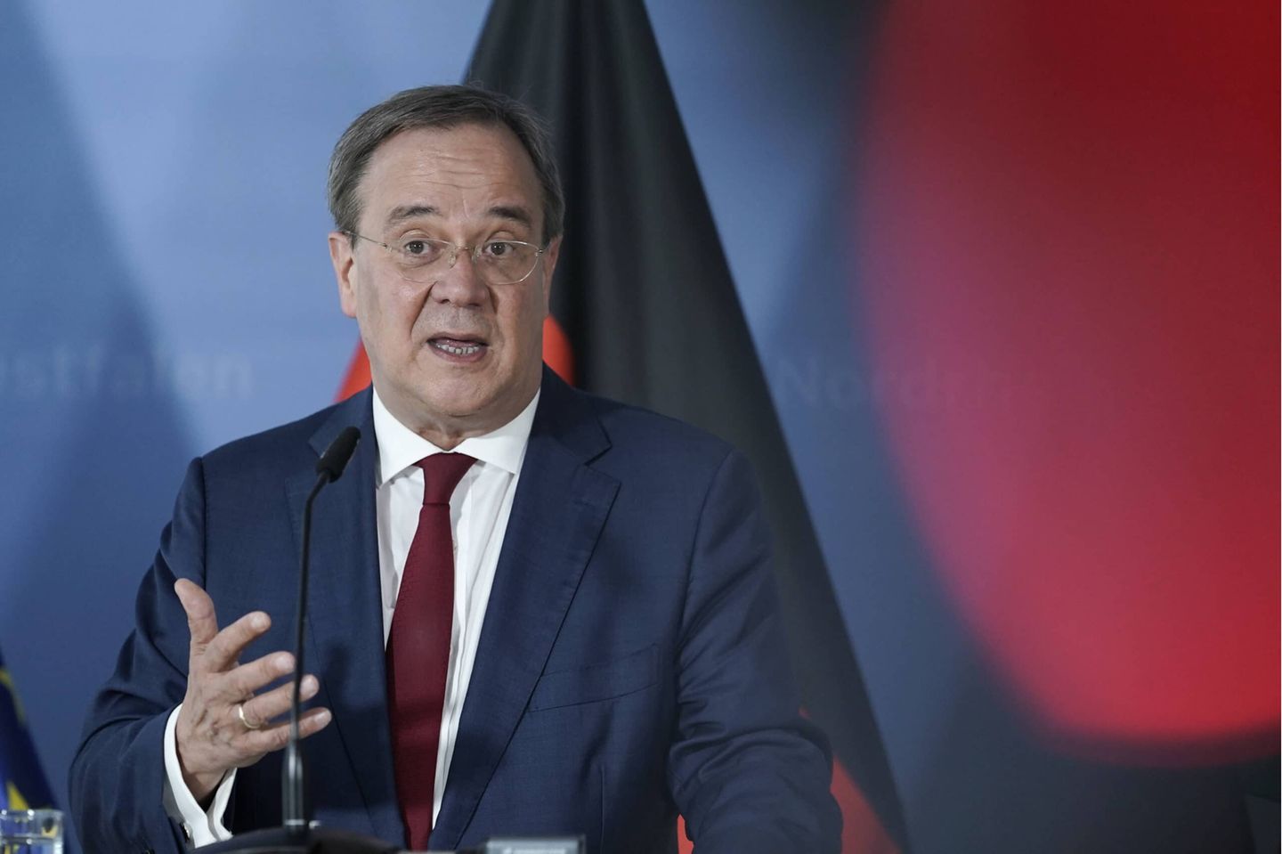 Armin Laschet in der Pressekonferenz im Anschluss an die Bund-Laender-Runde Aktuell, 10.08.2021, Duesseldorf Armin Laschet Ministerpraesident von Nordrhein-Westfalen, CDU Vorsitzender und Kanzlerkandidat im Anschluss an die Bund-Laender-Runde in der Pressekonferenz in Duesseldorf Duesseldorf Nordrhein-Westfalen Deutschland *** Armin Laschet in the press conference following the Bund Laender Runde Current, 10 08 2021, Duesseldorf Armin Laschet State Premier of North Rhine-Westphalia, CDU Chairman and Chancellor candidate following the Bund Laender Runde in the press conference in Duesseldorf Duesseldorf North Rhine-Westphalia Germany