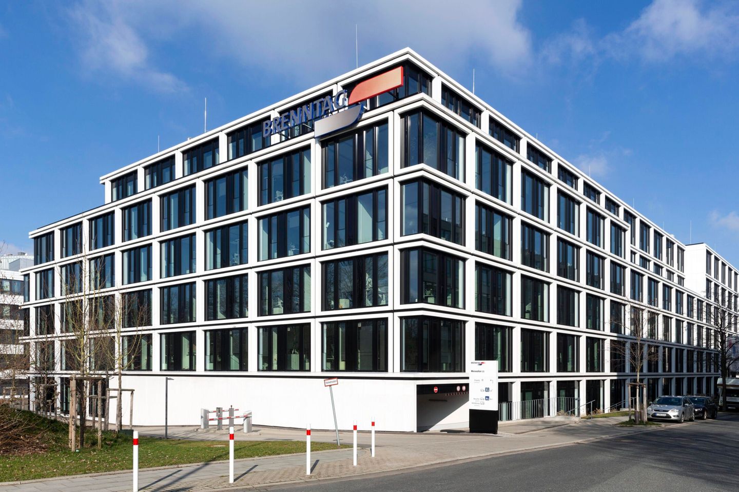 Bürogebäude House of Elements, Konzernzentrale Brenntag Holding GmbH, Essen, Ruhrgebiet, Nordrhein-Westfalen, Deutschland, Europa *** Office Building House of Elements, Group Headquarters Brenntag Holding GmbH, Essen, Ruhr Area, North Rhine-Westphalia, Germany, Europe Copyright: imageBROKER/ThomasxRobbin iblrbb06715891.jpg Bitte beachten Sie die gesetzlichen Bestimmungen des deutschen Urheberrechtes hinsichtlich der Namensnennung des Fotografen im direkten Umfeld der Veröffentlichung!