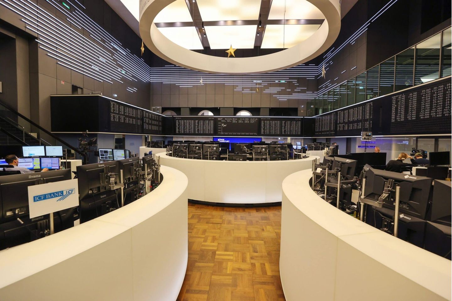 The trading floor in the Frankfurt Stock Exchange, operated by Deutsche Boerse AG, in Frankfurt, Germany, on Monday, Dec. 14, 2020. The topsy turvy trade talks between the U.K. and the European Union took another somersault on Sunday when Boris Johnson and Ursula von der Leyen gave negotiators another shot at closing a deal. Photographer: Alex Kraus/Bloomberg