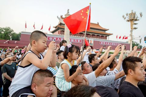 Die Macht der Bilder: Beim 70. Jahrestag der Volksrepublik China filmen Besucher auf dem Pekinger Tiananmen-Platz. Fast eine Milliarde Chinesen haben ein Smartphone