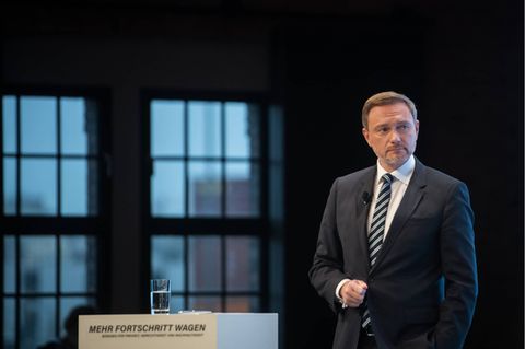 Der Bundesvorsitzende der FDP, Christian Lindner, am 24. November 2021 bei der Vorstellung des Koalitionsvertrags der sogenannten Ampelkoalition aus SPD, FDP und Gruenen.