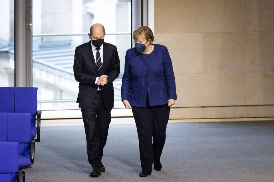 Olaf Scholz und Angela Merkel am 18. November am Rande einer Bundestagssitzung