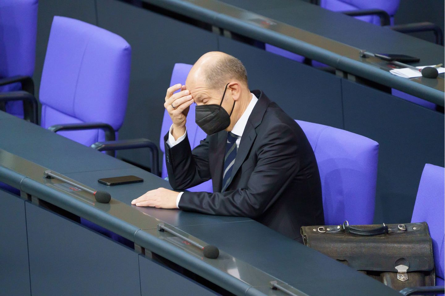 Olaf Scholz während der Debatte um das Corona-Schutzgesetz im Bundestag