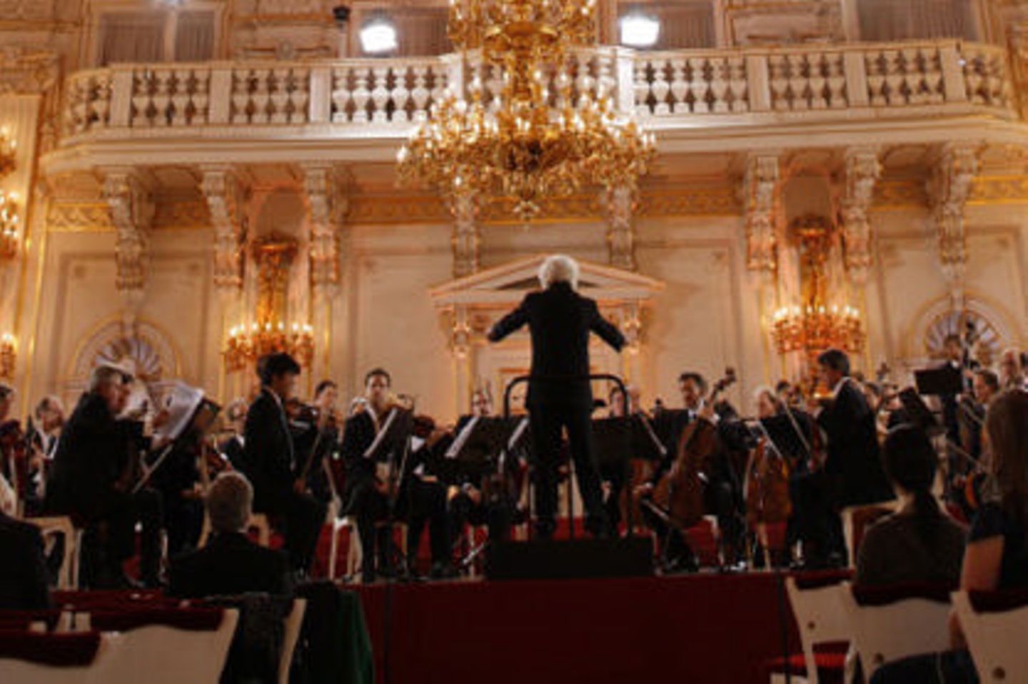 Die Philharmoniker bei einem Konzert in Prag