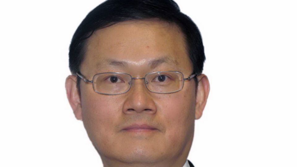 Lee Jong-Wha ist Professor für Ökonomie und Direktor des Asiatic Research Institute an der Korea University. Er war Chefökonom und Leiter des Büros für regionale wirtschaftliche Integration bei der Asiatischen Entwicklungsbank