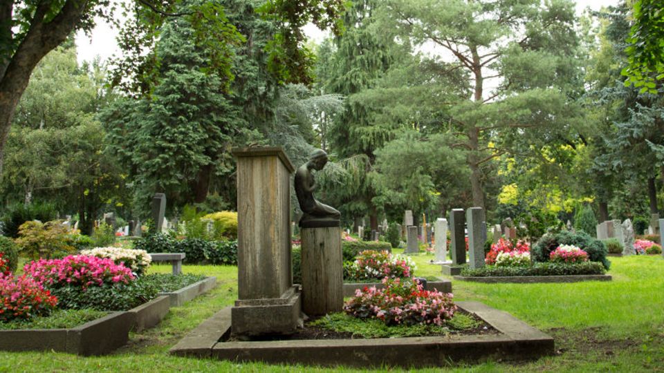 Raus Grab auf dem Pragfriedhof in Stuttgart. Die Grabpflege übernimmt Unicef