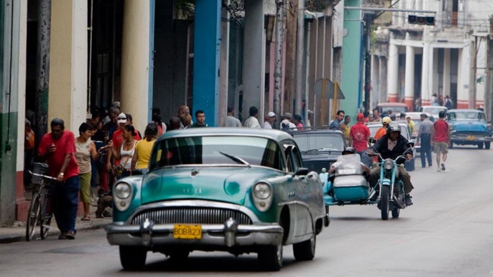 Oldtimer gehören auf Kuba zum gewohnten Straßenbild