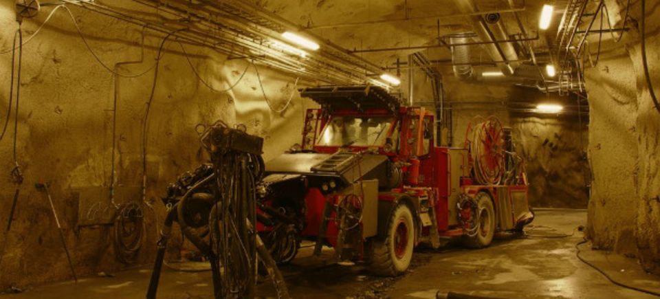 Goldgräberstimmung: ein Minenfahrzeug vor seinem Einsatz in einer Grube des schwedischen Konzerns Boliden