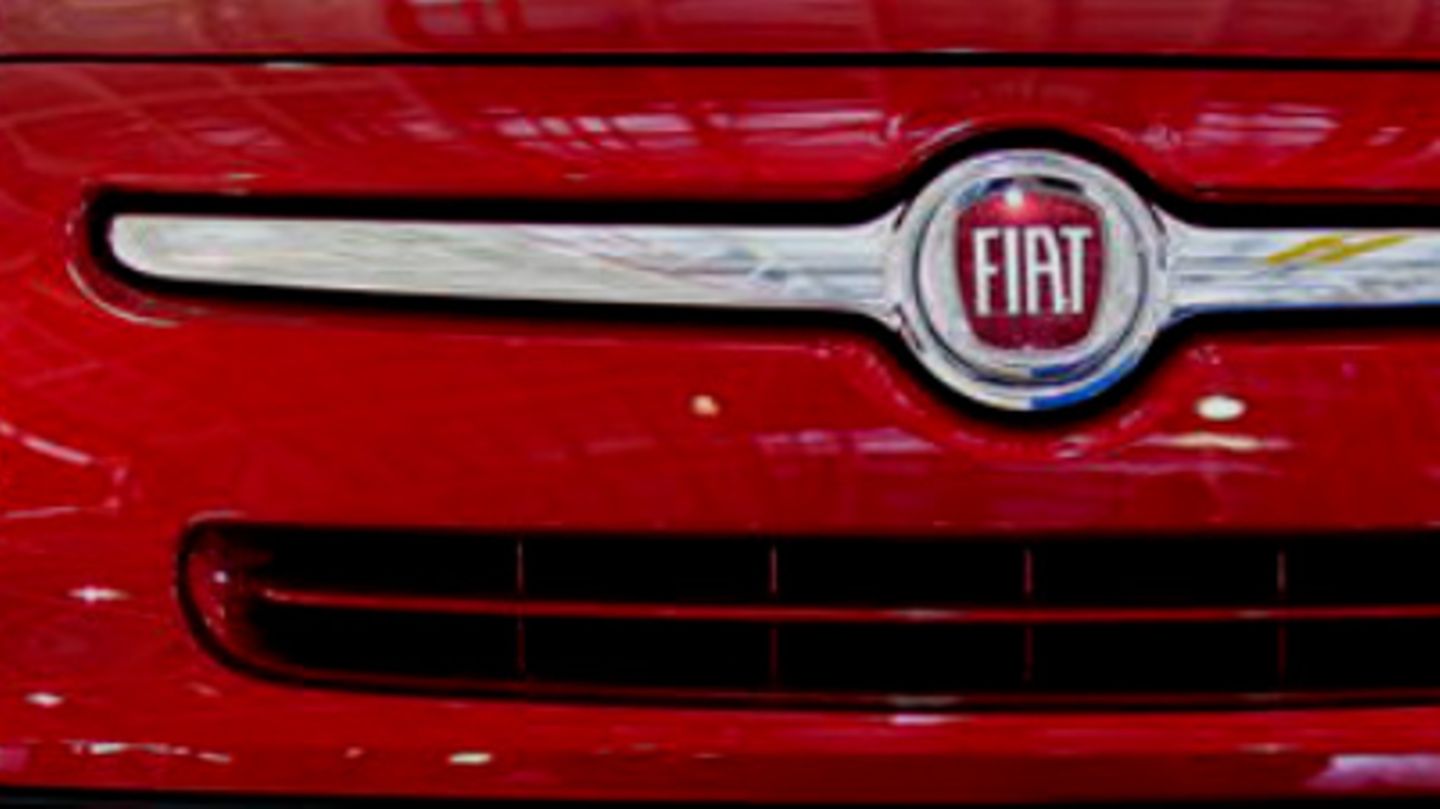 Fiat 500 Gelbes Dreieck Mit Ausrufezeichen Fiats Ausrufezeichen - Capital.de