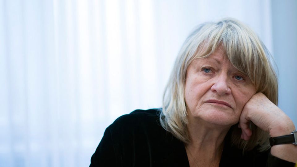 Alice Schwarzer: Ein kurzer Moment der Reue