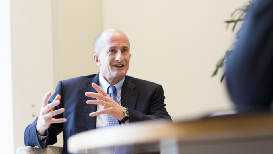 GE-Manager John Rice beim Interview