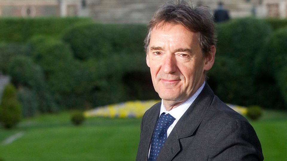 Jim O’Neill war bis 2013 Chairman im Asset Management von Goldman Sachs, zuvor von 2001 bis 2011 Chefökonom der Bank. Der 57-Jährige ist Honorarprofessor in seiner Heimatstadt Manchester – und einer der prominentesten Fans von Manchester United
