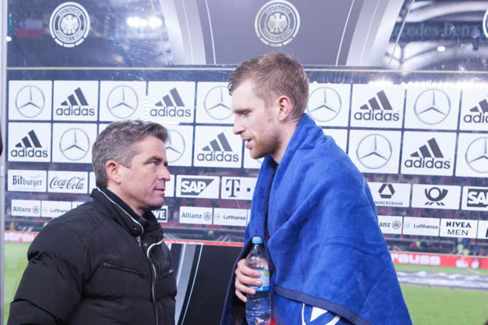 Per Mertesacker im Interview: Die Sponsoren werden mit ins Bild gesetzt