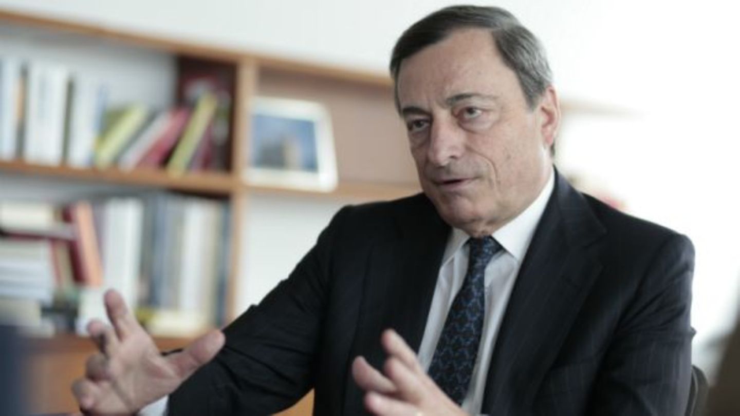 EZB-Chef Mario Draghi: Seine Politik ist in Deutschland umstritten - sollte es aber nicht sein, meint der Ökonom Melvyn Krauss. Vielmehr sollten sie Bundesbank-Chef Jens Weidmann kritisieren