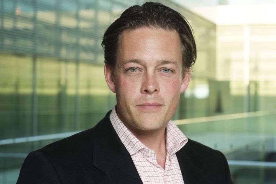 Der Grünen-Politiker Konstantin von Notz war bis zu seinem Einzug in den deutschen Bundestag 2009 Jurist in seiner Heimatstadt Mölln. Als innen- und netzpolitischer Sprecher seiner Fraktion ist er Mitglied der Kommission Internet und digitale Gesellschaft. Die Kommission untersuchte von 2010 bis 2013 Auswirkungen vom Internet auf die Politik und Gesellschaft. Außerdem unterstützt er Projekte wie Digitalcourage und Netzneutralität.