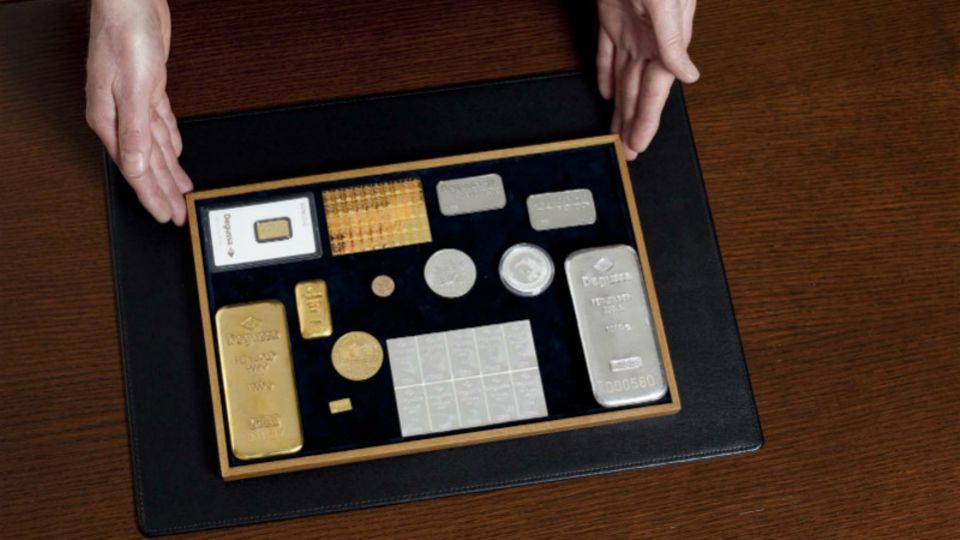 Barren der Degussa: Oben links eingeschweißt, liegt die Feinunze Gold