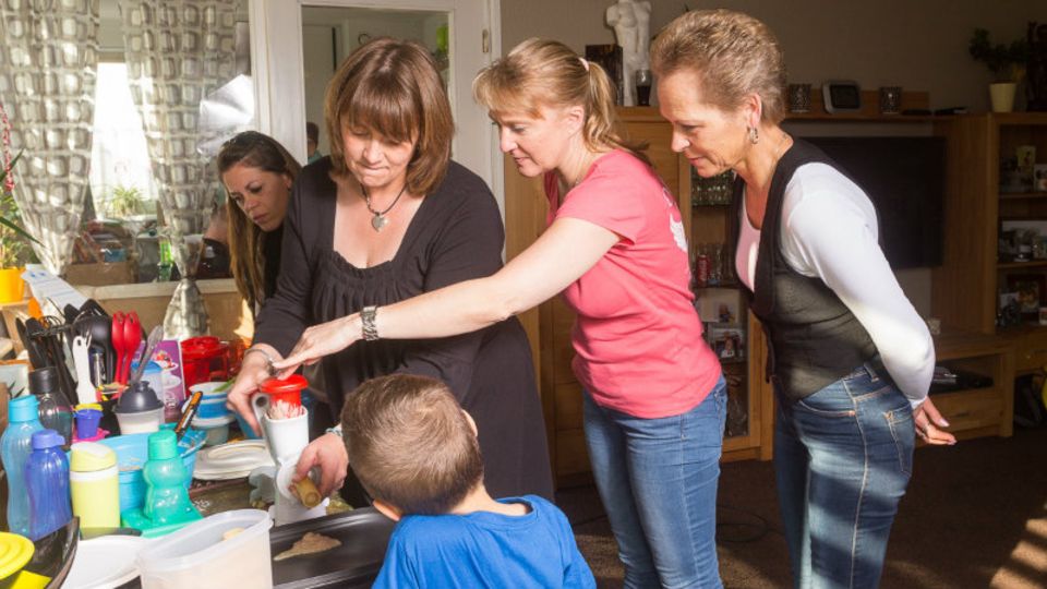 60.000 Frauen in Deutschland veranstalten Tupperware-Partys