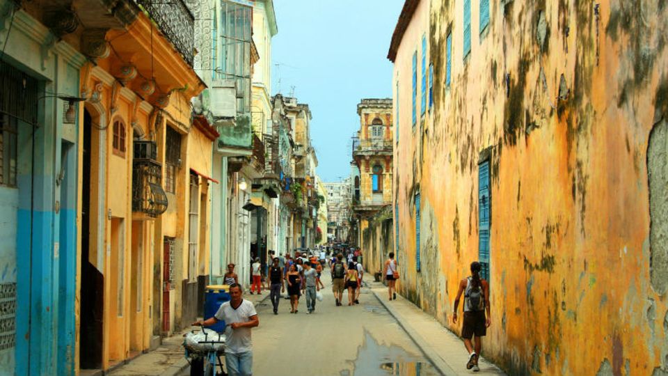 Straße in Havanna: Die Stadt ist gezeichnet vom Embargo