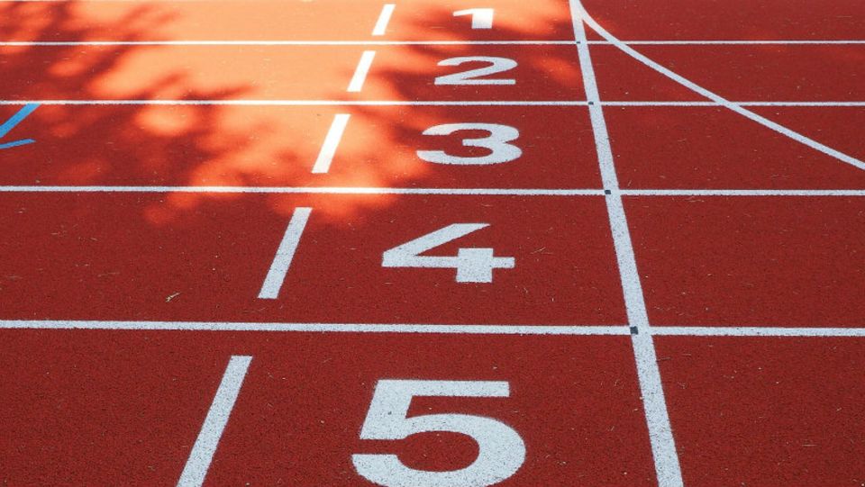 Höher, schneller, weiter: Die Eigenschaften von Leistungssportlern zahlen sich auch in späteren Jobs aus