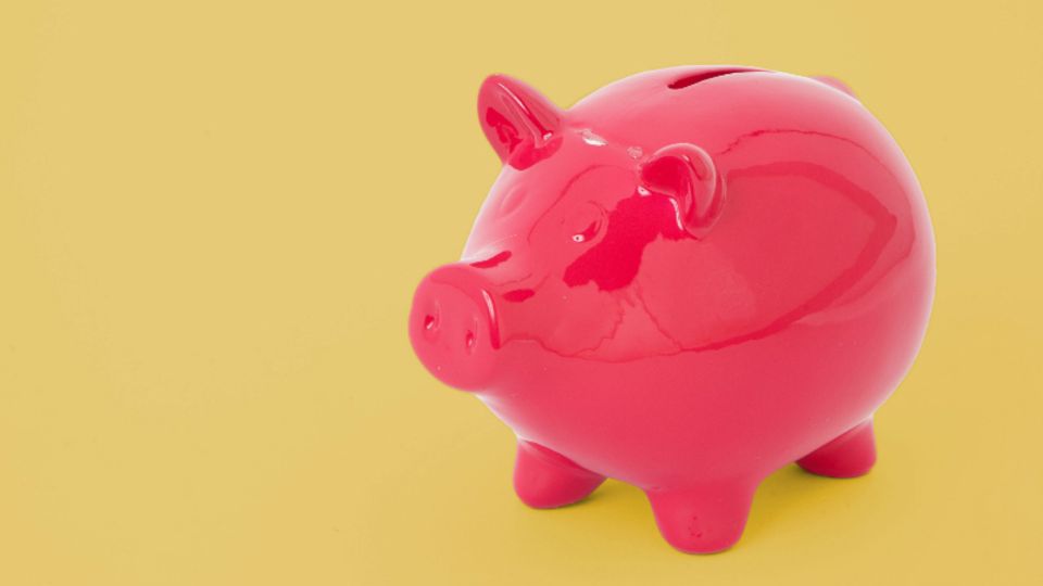 Die Deutschen sparen lieber, als ihr Geld in Aktien anzulegen