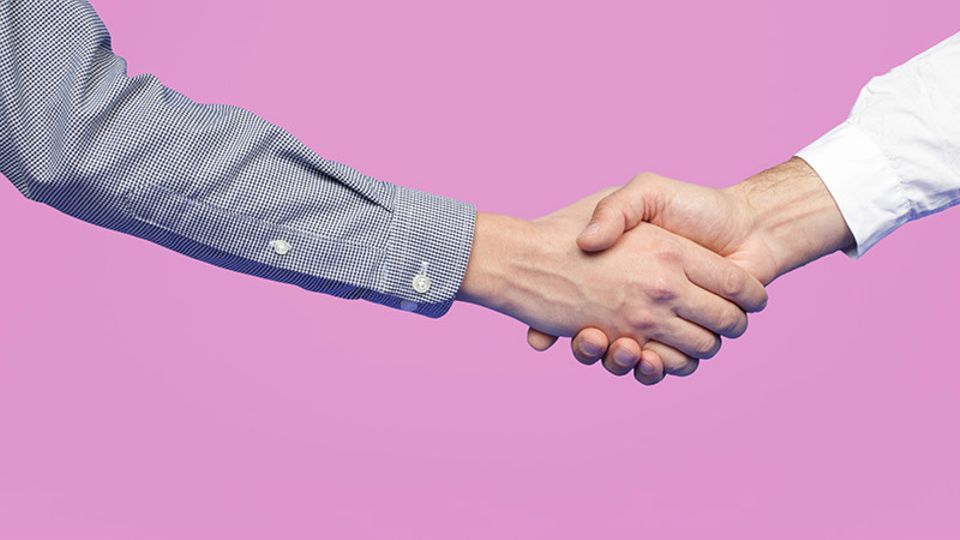 Handschlag nach dem Deal: 2015 könnte ein gutes Jahr für Übernahmen und Zusammenschlüsse werden
