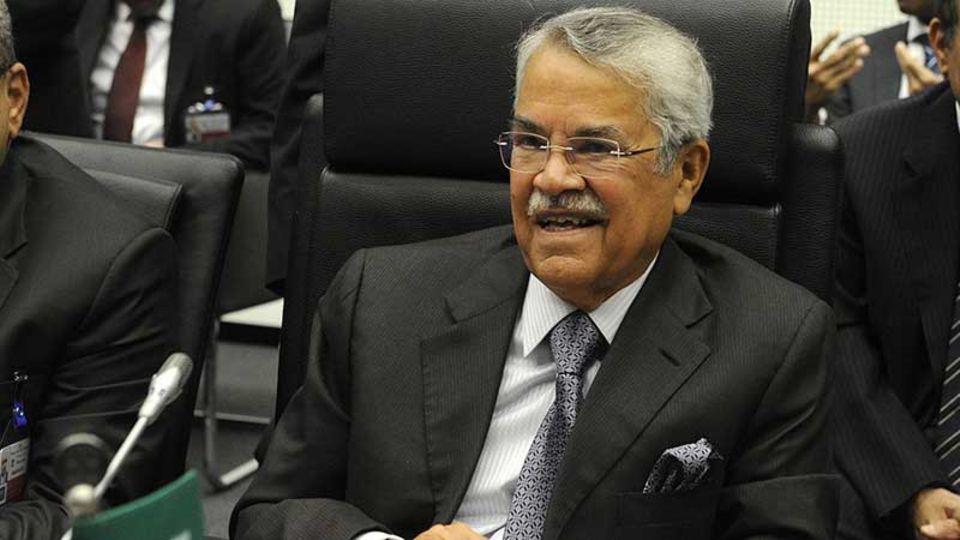 Figure Der saudische Ölminister Ali Al-Naimi zwingt die OPEC auf einen neuen Kurs Der saudische Ölminister Ali Al-Naimi zwingt die OPEC auf einen neuen Kurs - Foto: dpa