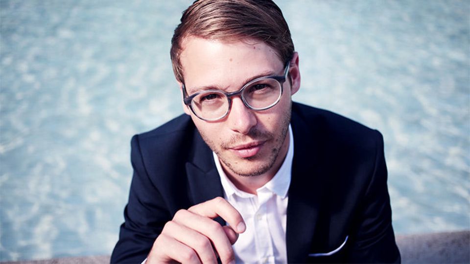 Nicolas Schmidlin studierte Wirtschaft in Frankfurt und zog fürs Masterstudium nach London. Verträge, Prospekte und Regulierung sind seine Haupttätigkeit