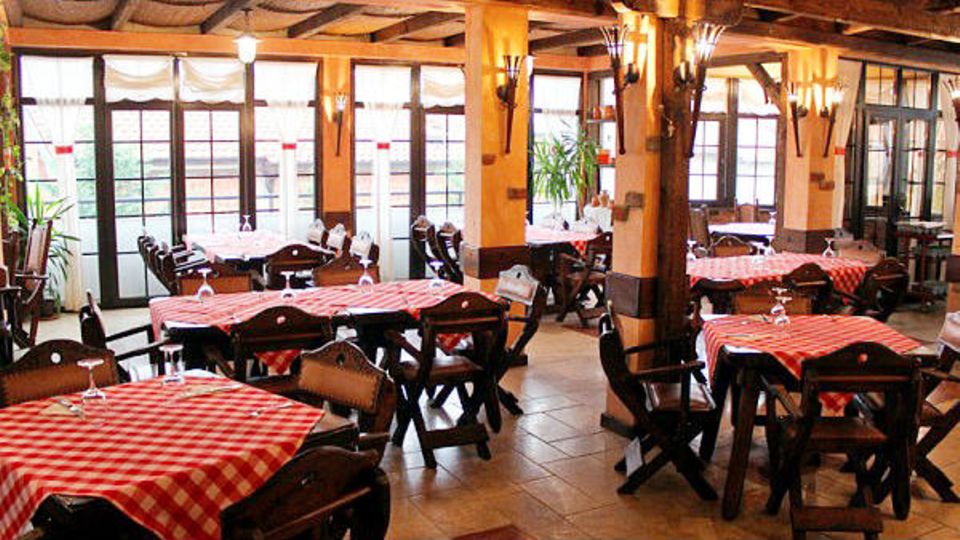 Figure Skopski Merak - traditionelles Restaurant