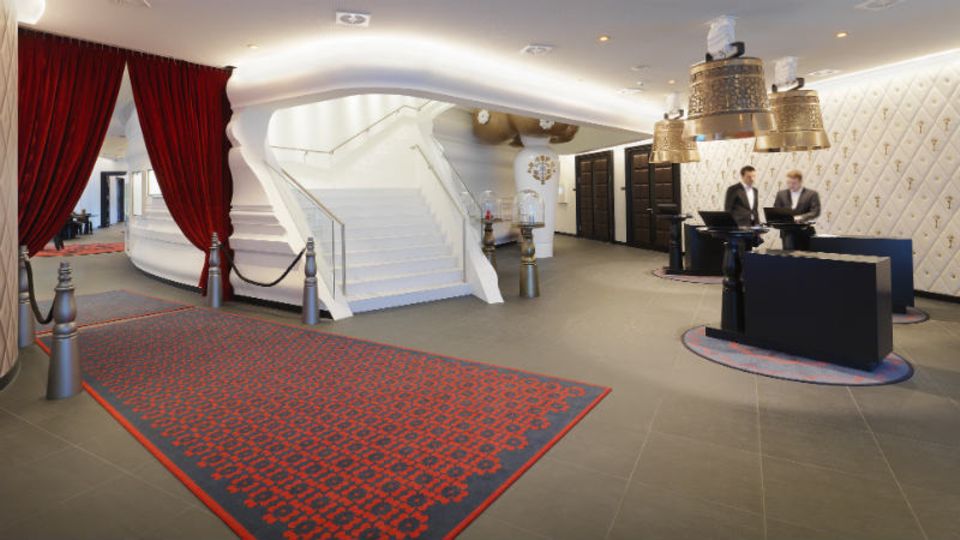 Lobby des Kameha Grand Zürich: Für erfolgreiche Hoteliers steht stets der Gast im Mittelpunkt