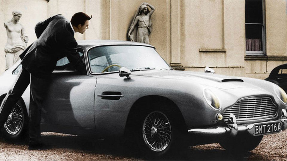 Ohne Sean Connery und seinen DB5 in „Goldfinger“ gäbe es Aston Martin wohl nicht mehr. Überall auf der Welt kennt man die Marke wegen Bond - Foto:dpa
