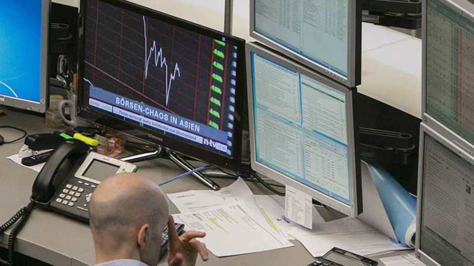 Asiatische Schockwelle: Händler an der Frankfurter Börse