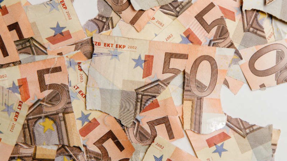 Ehekrach, Malheur beim Rasenmähen? Zerfetztes Geld erzählt Geschichten, die das Leben schreibt