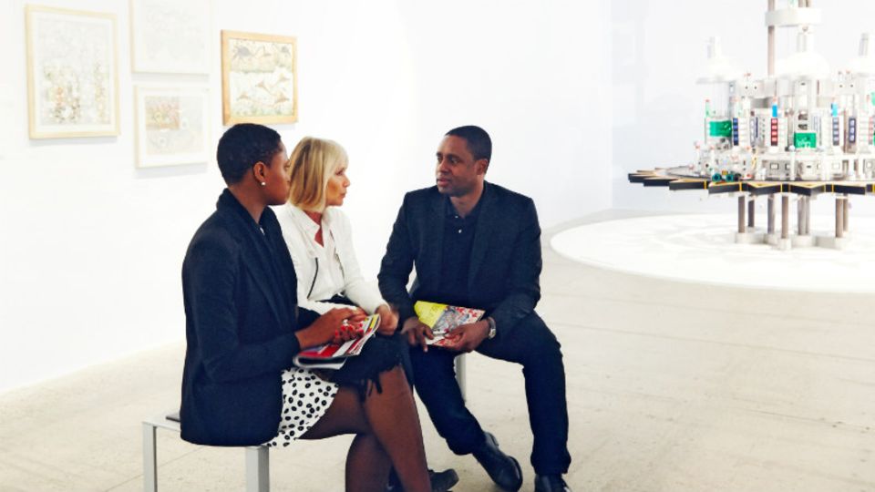 In den Ausstellungsräumen der Fundation Cartier trifft Grunitzky auch Neye Diobaye (l.), die er als Mentor fördert.