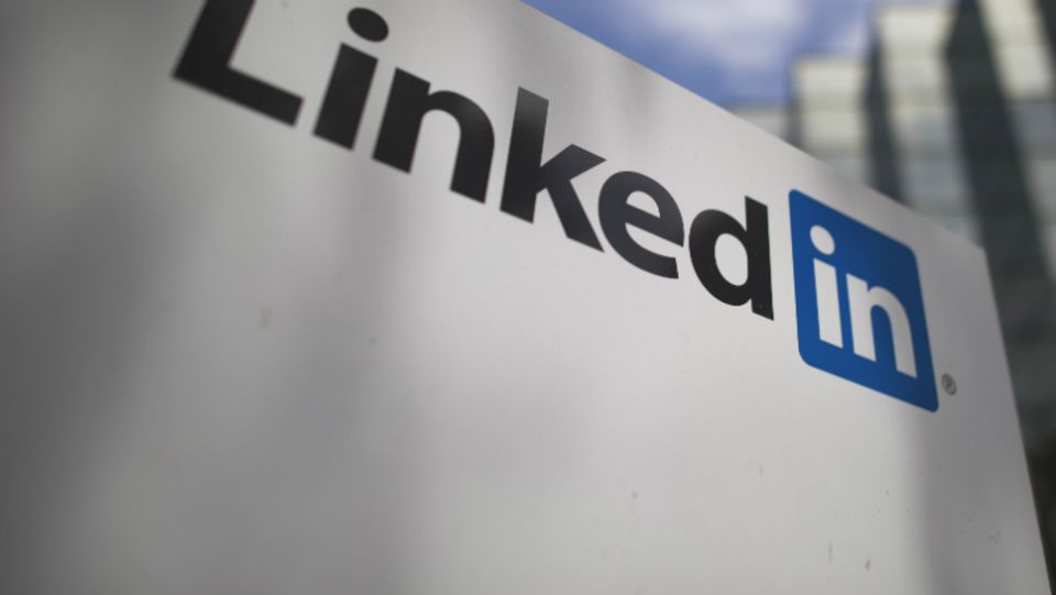 Teurer Deal: Über Linkedin will Microsoft Kunden für seine Dienste gewinnen - Foto: Getty Images