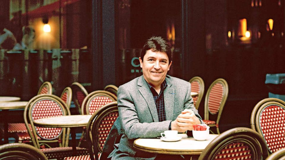 Im Café Rouge in Canterbury fühlt sich Olivier Cadic genug zu Hause, um nicht nach Frankreich zurückkehren zu wollen