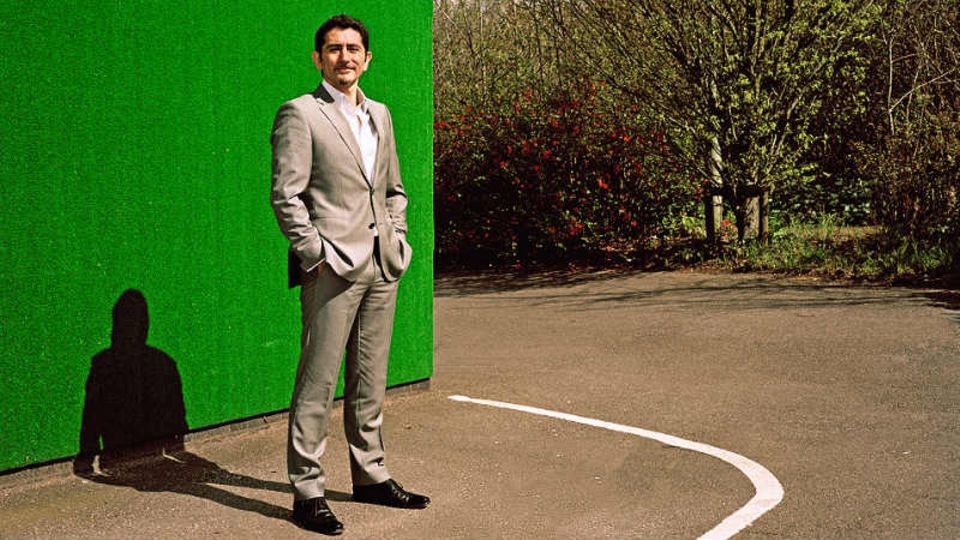 Der Start-up-Gründer Jean-Claude Cothias vor seinem Büro in Ashford