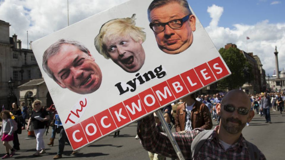 Anti-Brexit-Demo in London gegen die Wortführer der Brexit-Kampagne: Nigel Farage, Boris Johnson und Michael Gove (v.i.n.r.)