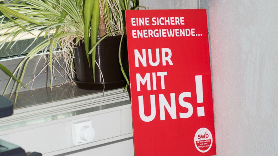 ...Zusammen mit den Kollegen kämpft er in Berlin dafür, den Ausstieg aus der Kohle ohne soziale Brüche zu organisieren