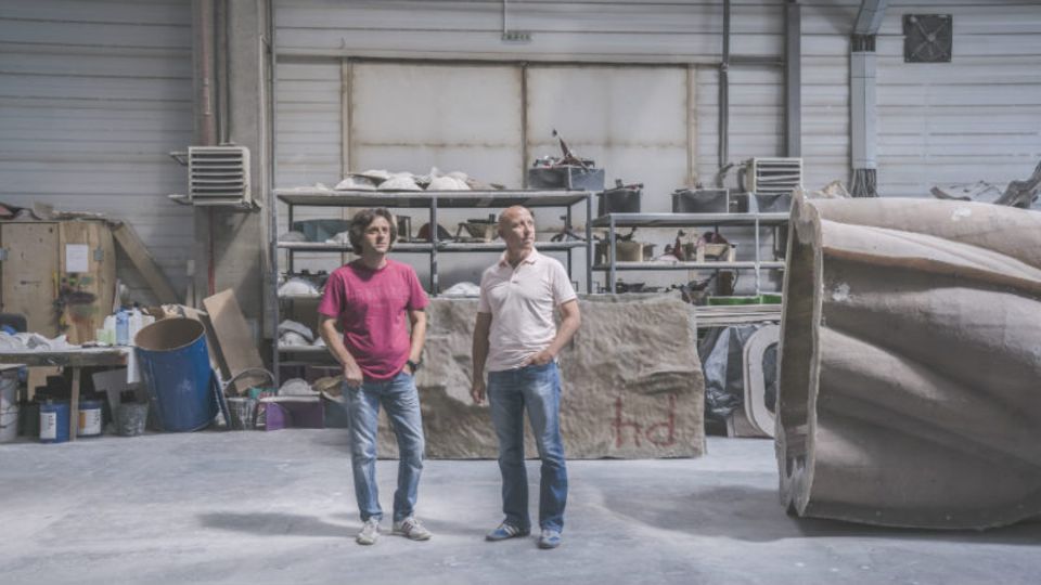 Die Gründer Metin Musow (l.) und Iwajlo Pentschew in der Werkshalle in Letniza