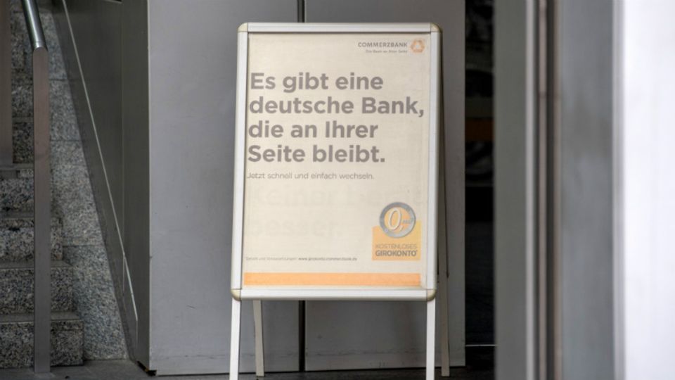 Mit solchen Werbeaktionen werden die Banken ihr Geschäftsmodell nicht retten, meint Kurt-Georg Scheible