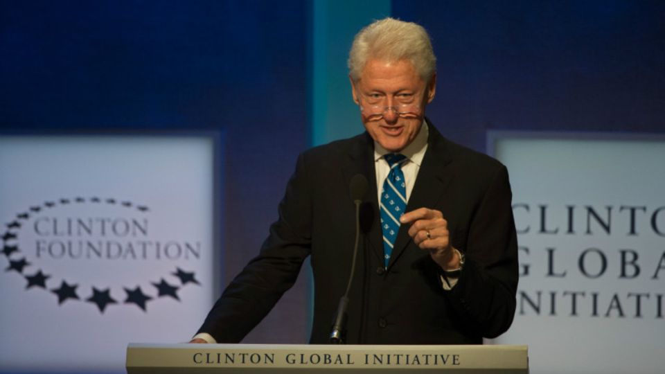 Bill Clinton spricht bei einer Veranstaltung der Clinton-Stiftung - Foto: Getty Images