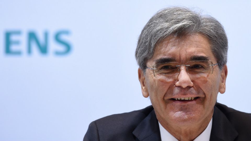 Siemens-Chef Joe Kaeser setzt sich für 2017 hohe Ziele - Foto: Getty Images