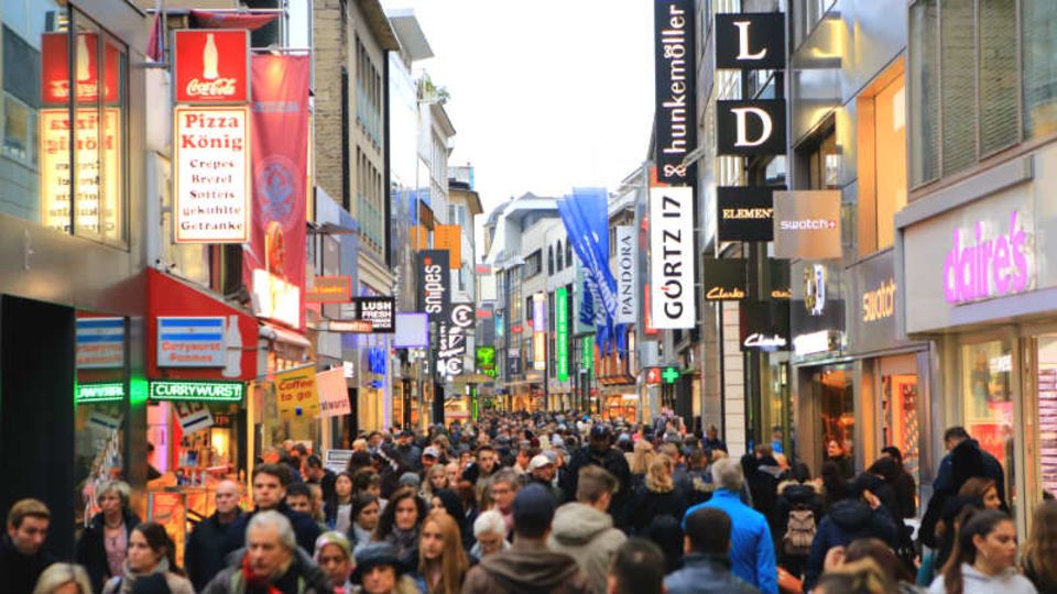 Die Konsumfreude der Verbraucher in Deutschland stützte das Wachstum - dpa
