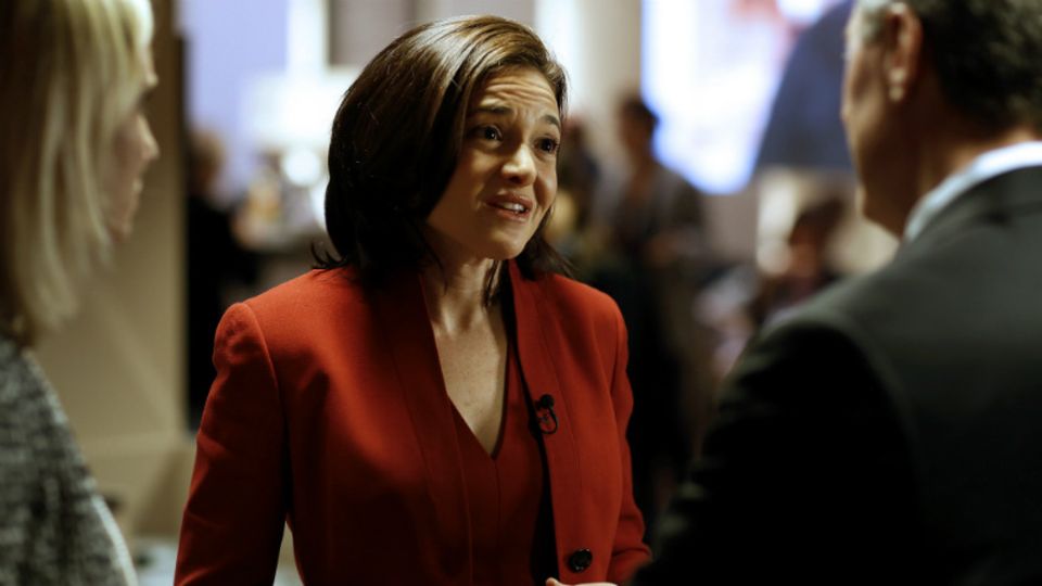 Facebook-COO Sheryl Sandberg gilt als Vorzeigefrau in Sachen Netzwerken. Viele Frauen unterschätzen den Wert des Kontakteknüpfens