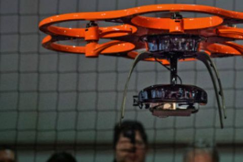 Auf der Cebit in Hannover kamen dieses Jahr 100.000 Besucher in die Halle der Drohnenpiloten